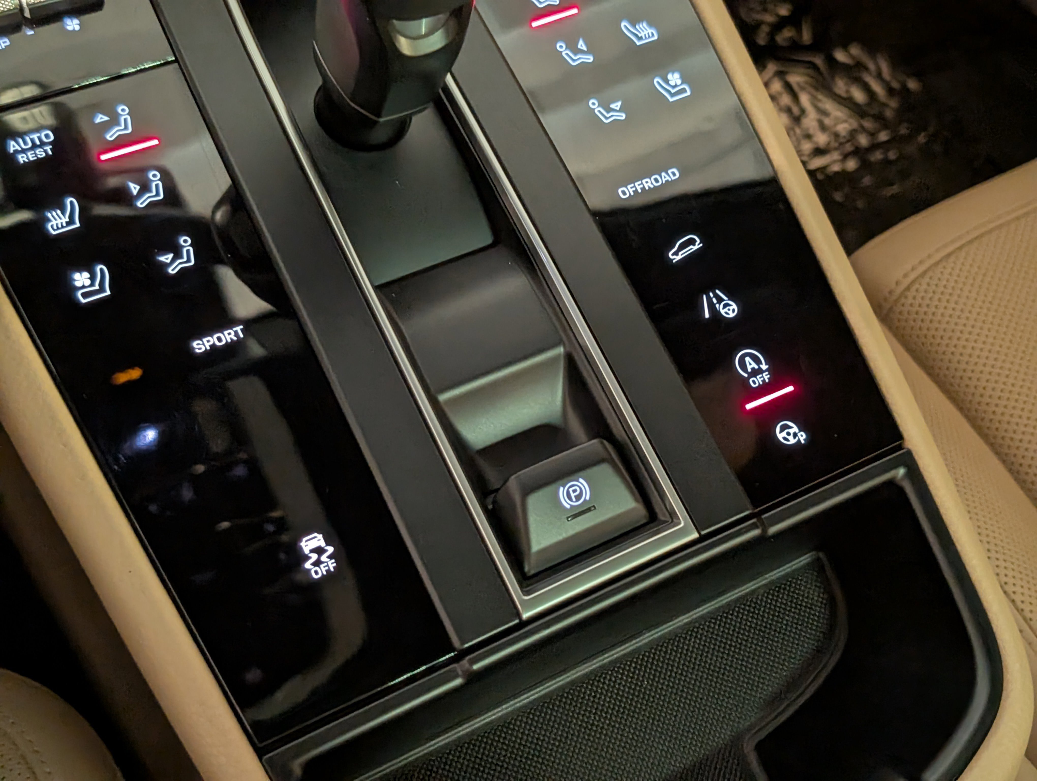 Certified 2023 Porsche Macan image 38