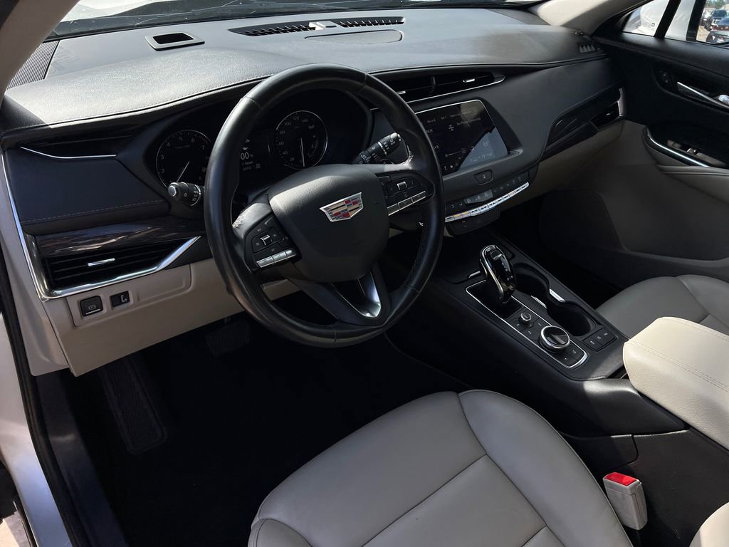 Used 2022 Cadillac XT4 Premium Luxury w/ Safety Alert Package AWD/4WD image 15