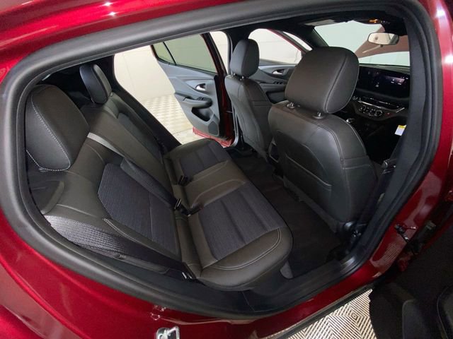 Used 2025 Buick Envista Preferred FWD image 11