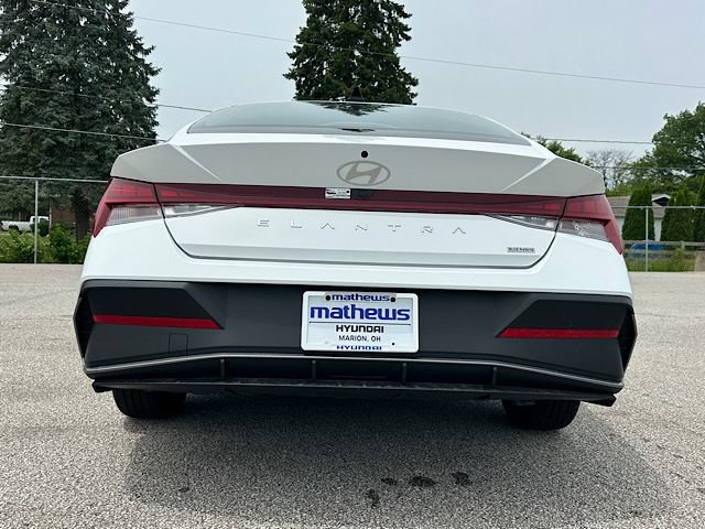New 2026 Hyundai Elantra Hybrid FWD image 4