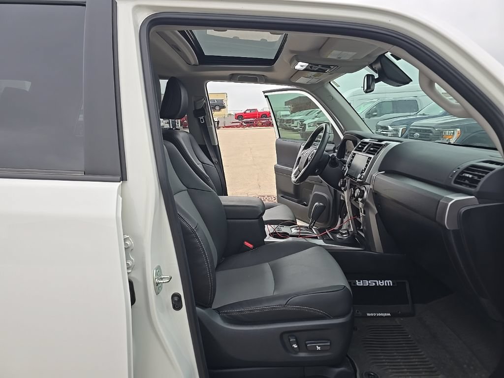Used 2022 Toyota 4Runner SR5 Premium w/ Moonroof Package AWD/4WD image 11