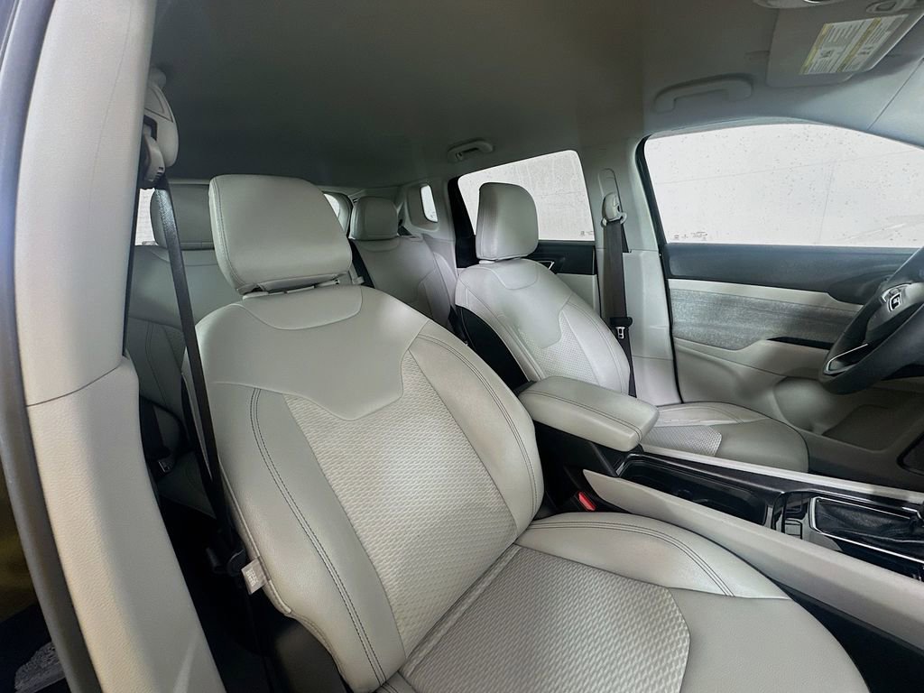 Used 2022 Jeep Compass Latitude image 25