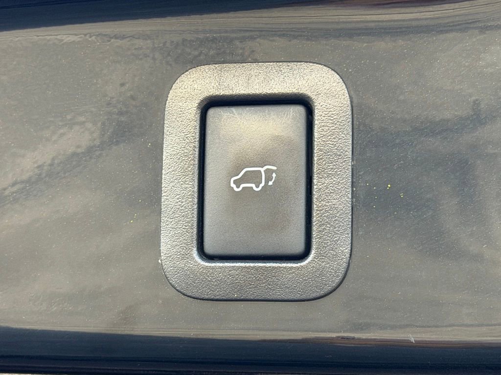 Used 2017 Toyota Highlander XLE image 14