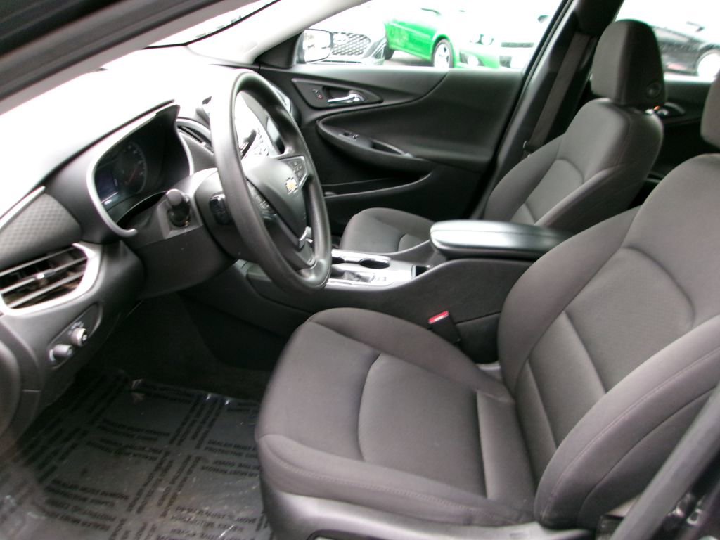 Used 2023 Chevrolet Malibu LT image 9