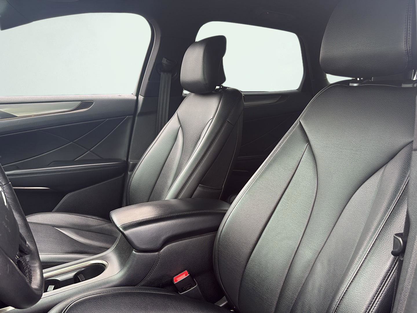 Used 2018 Lincoln MKC Premiere image 9