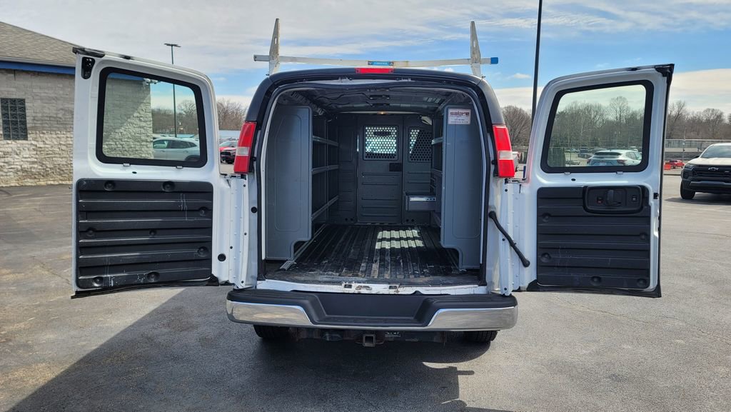 Used 2017 GMC Savana 2500 image 11