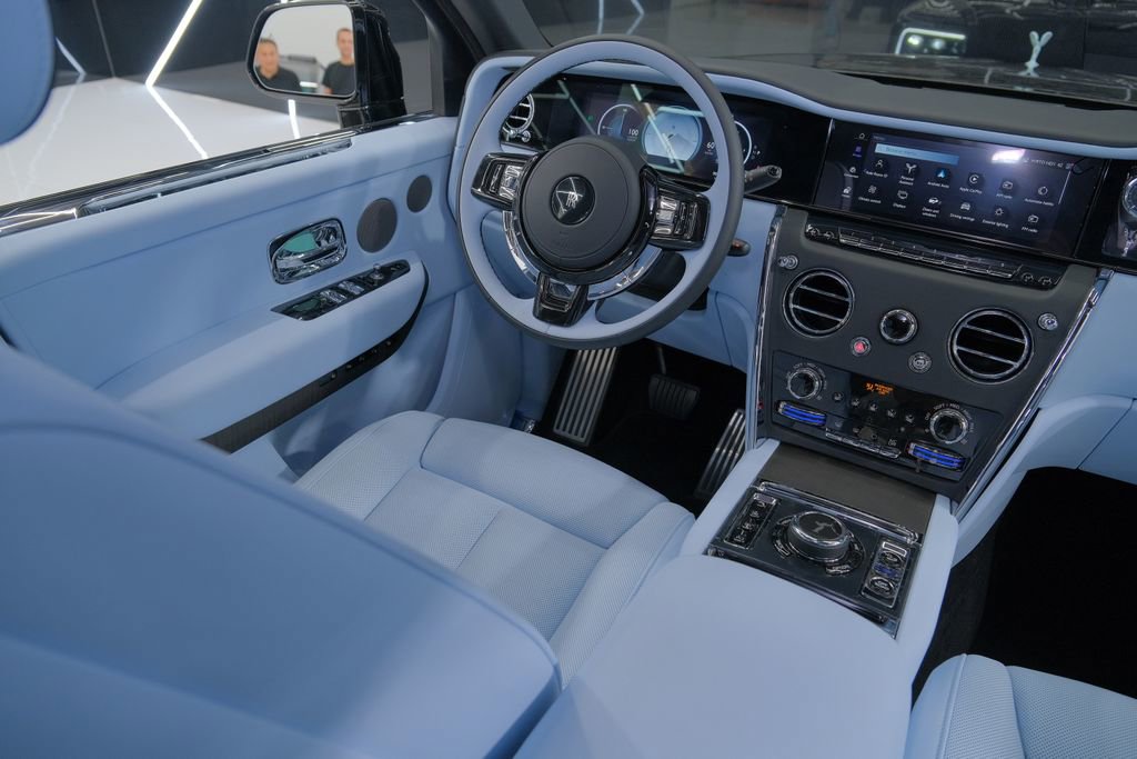 Used 2026 Rolls-Royce Cullinan image 65