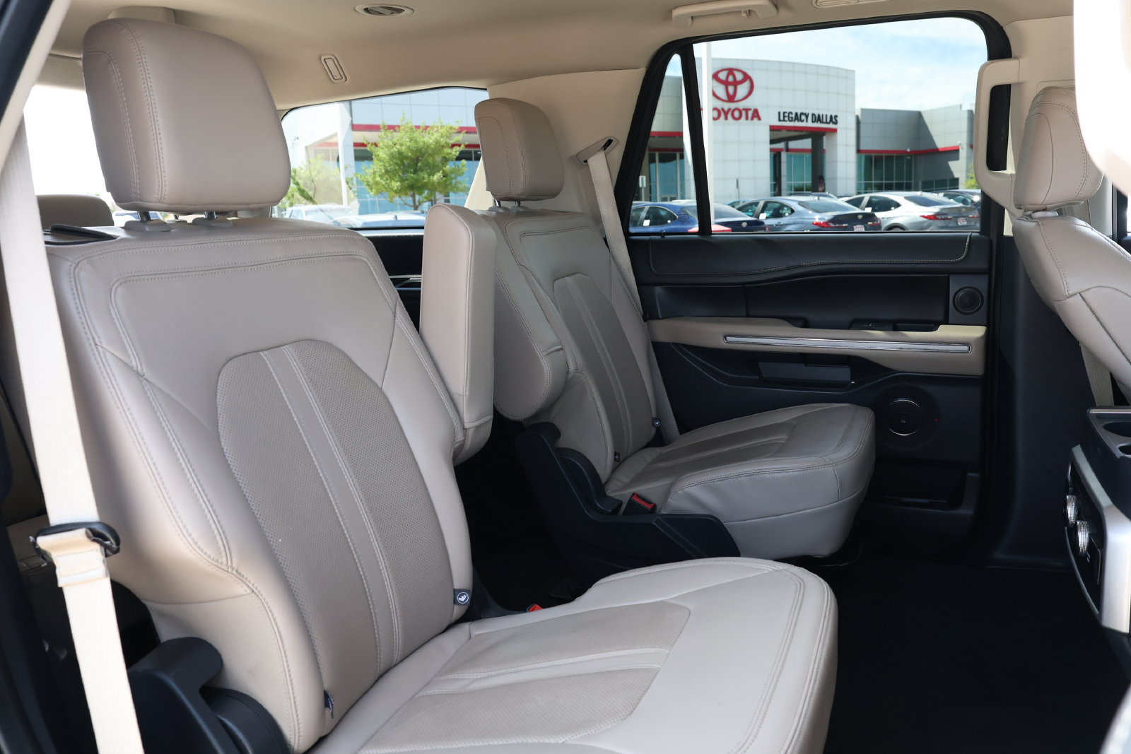 Used 2024 Ford Expedition Limited RWD image 33