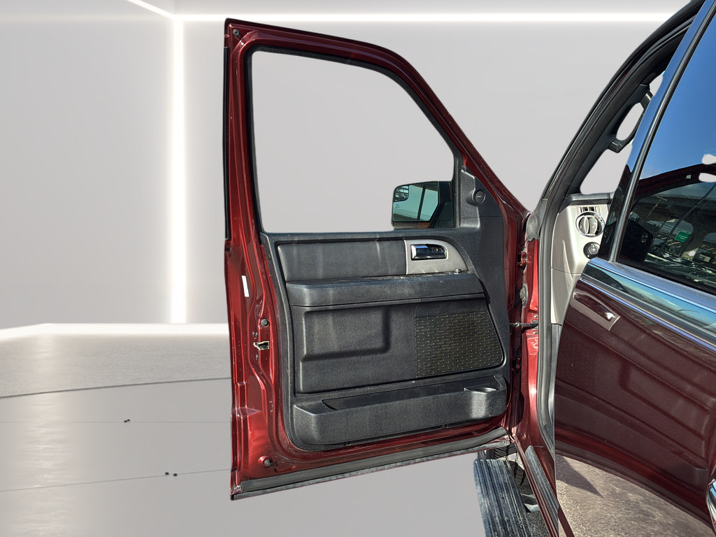 Used 2016 Ford Expedition Limited RWD image 11