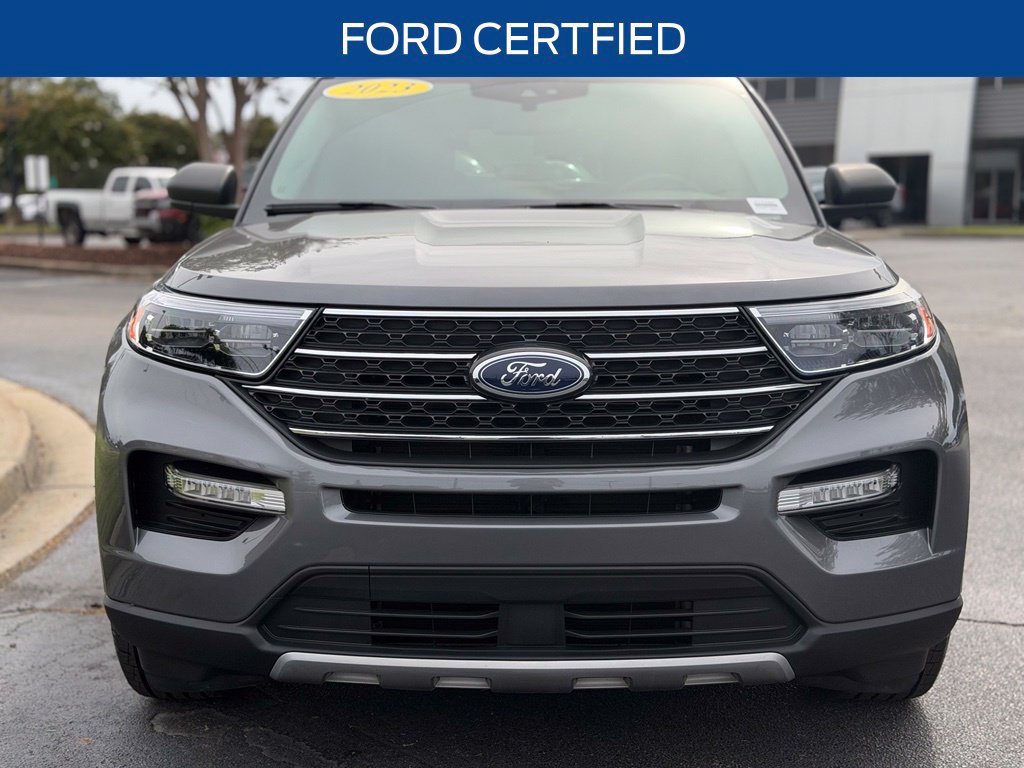 Used 2023 Ford Explorer XLT w/ Equipment Group 202A RWD image 3