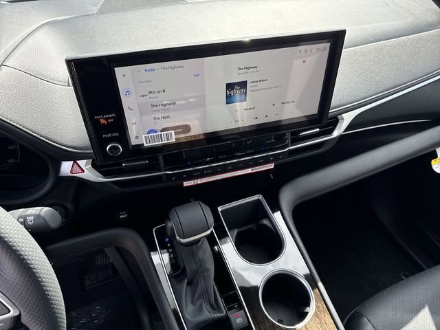 New 2026 Toyota Sienna Platinum image 17