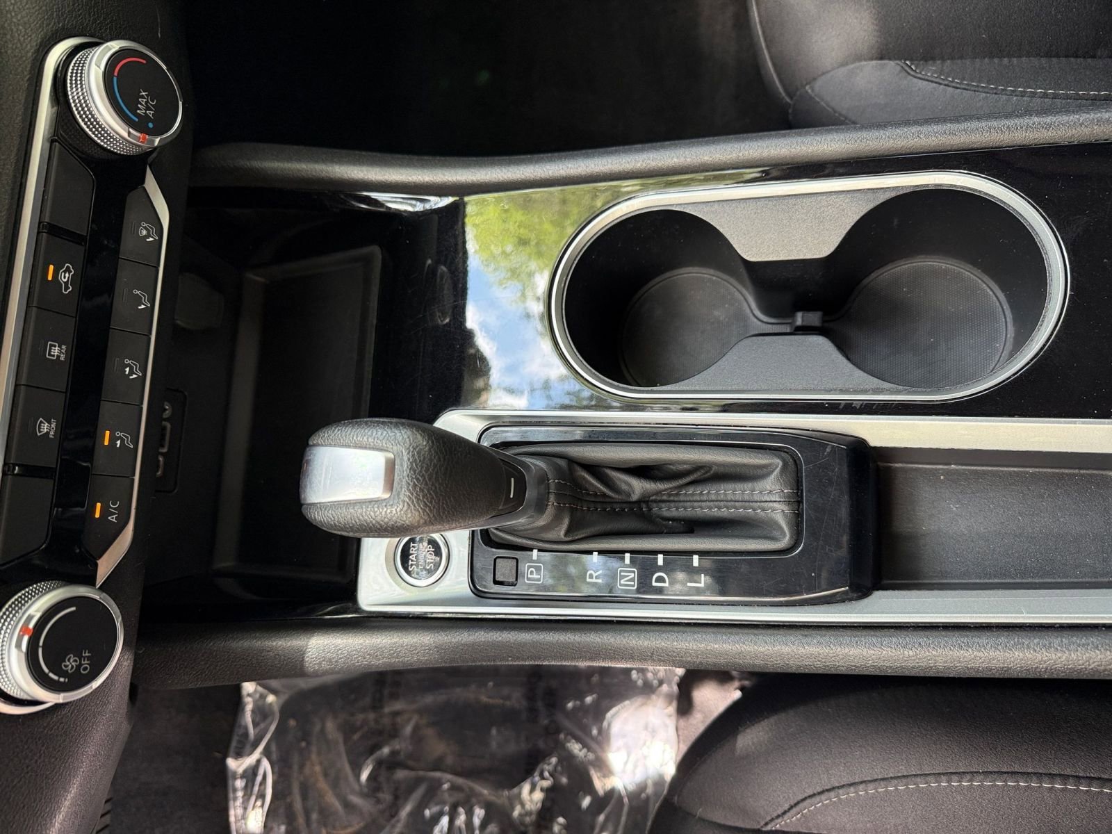 Used 2024 Nissan Altima 2.5 SV FWD image 38