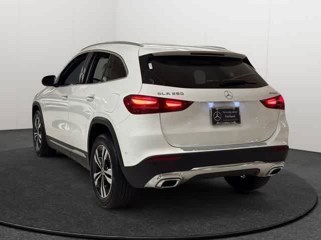 Used 2025 Mercedes-Benz GLA 250 4MATIC image 2