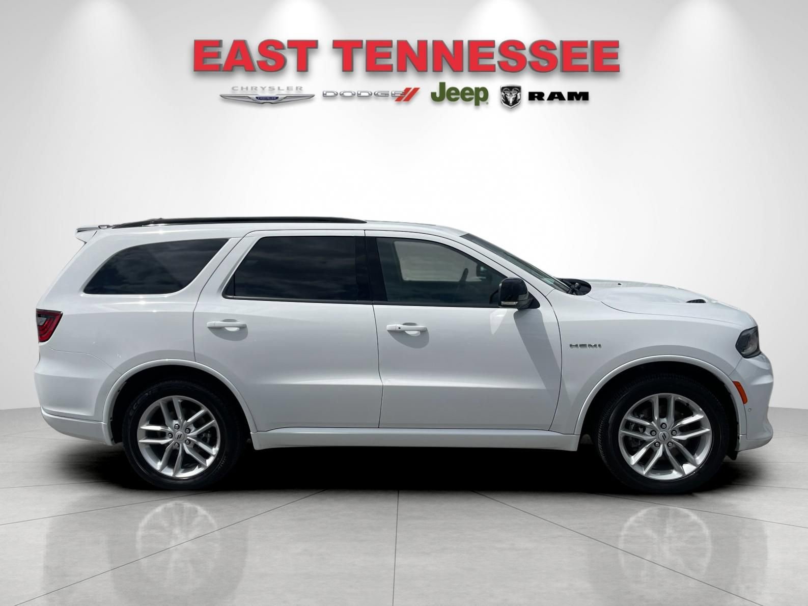 Used 2025 Dodge Durango R/T AWD/4WD image 2