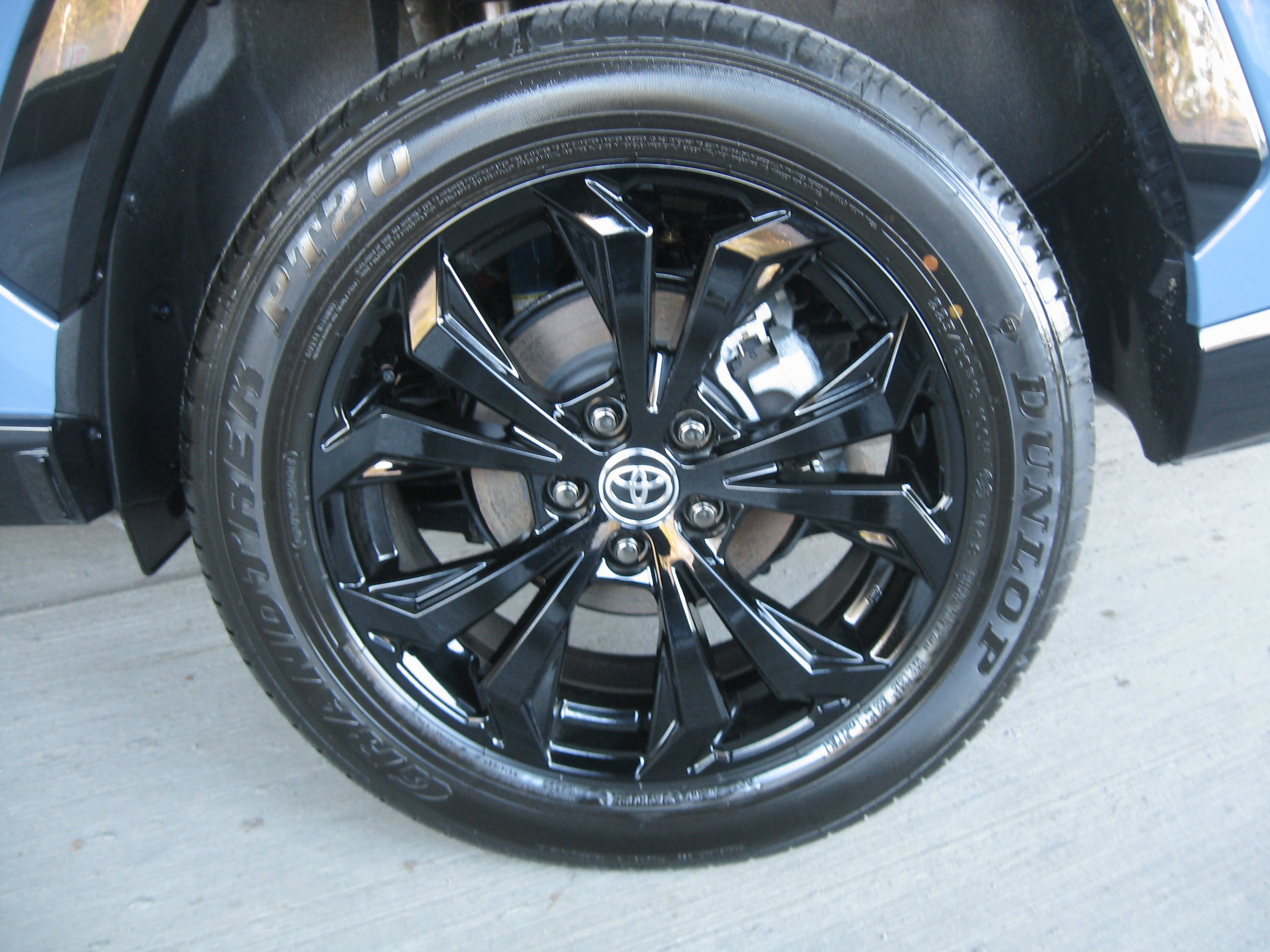 Used 2025 Toyota RAV4 XSE w/ Advanced Technology Package image 27