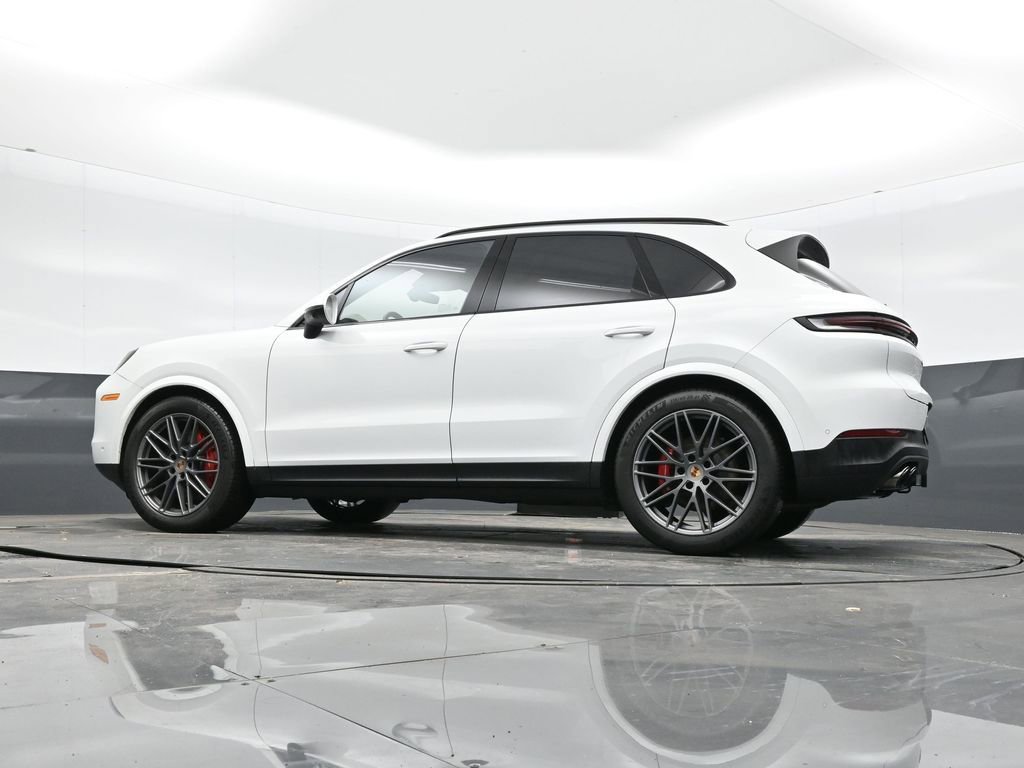 Certified 2025 Porsche Cayenne S image 35