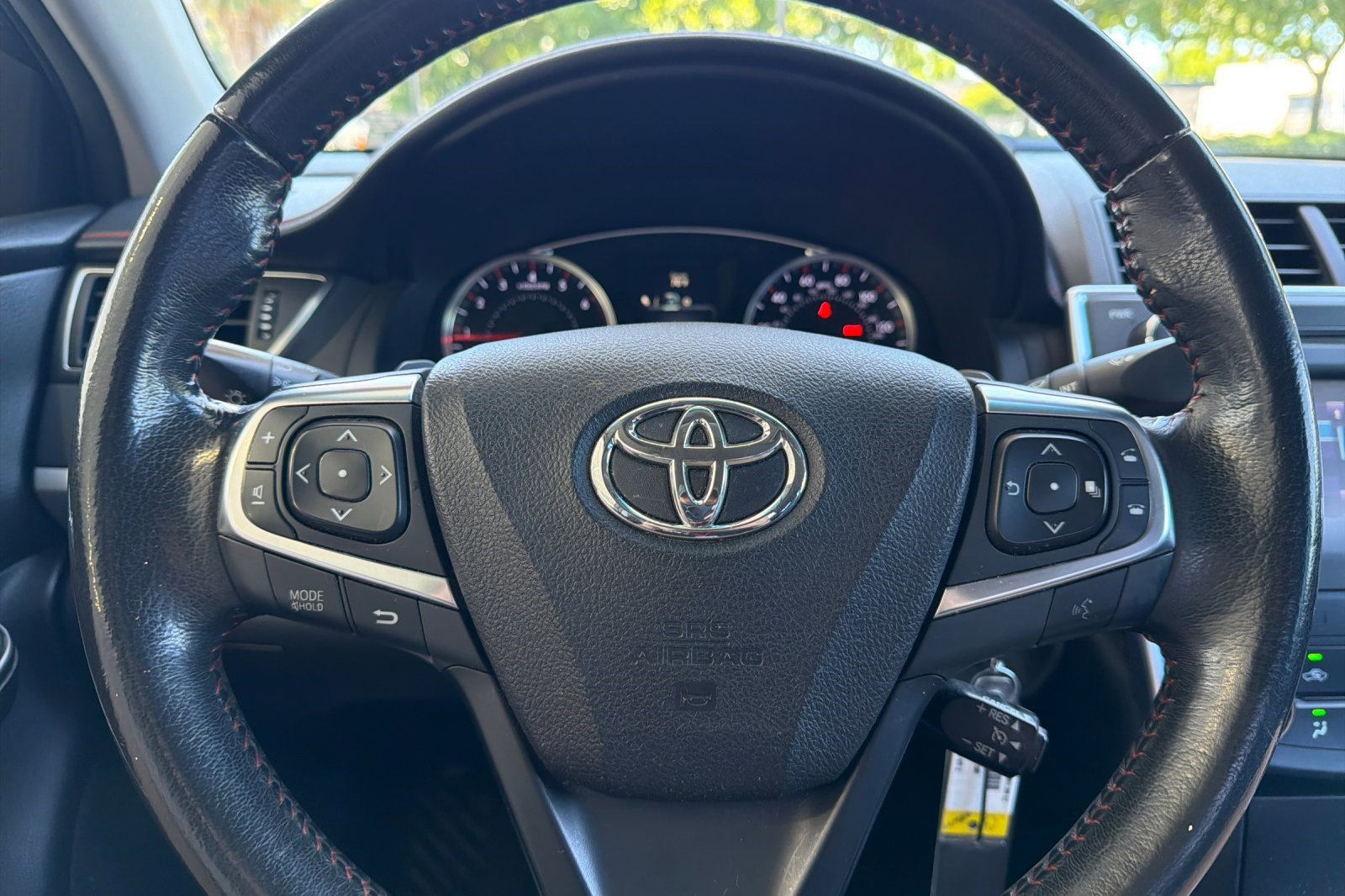 Used 2016 Toyota Camry SE FWD image 27