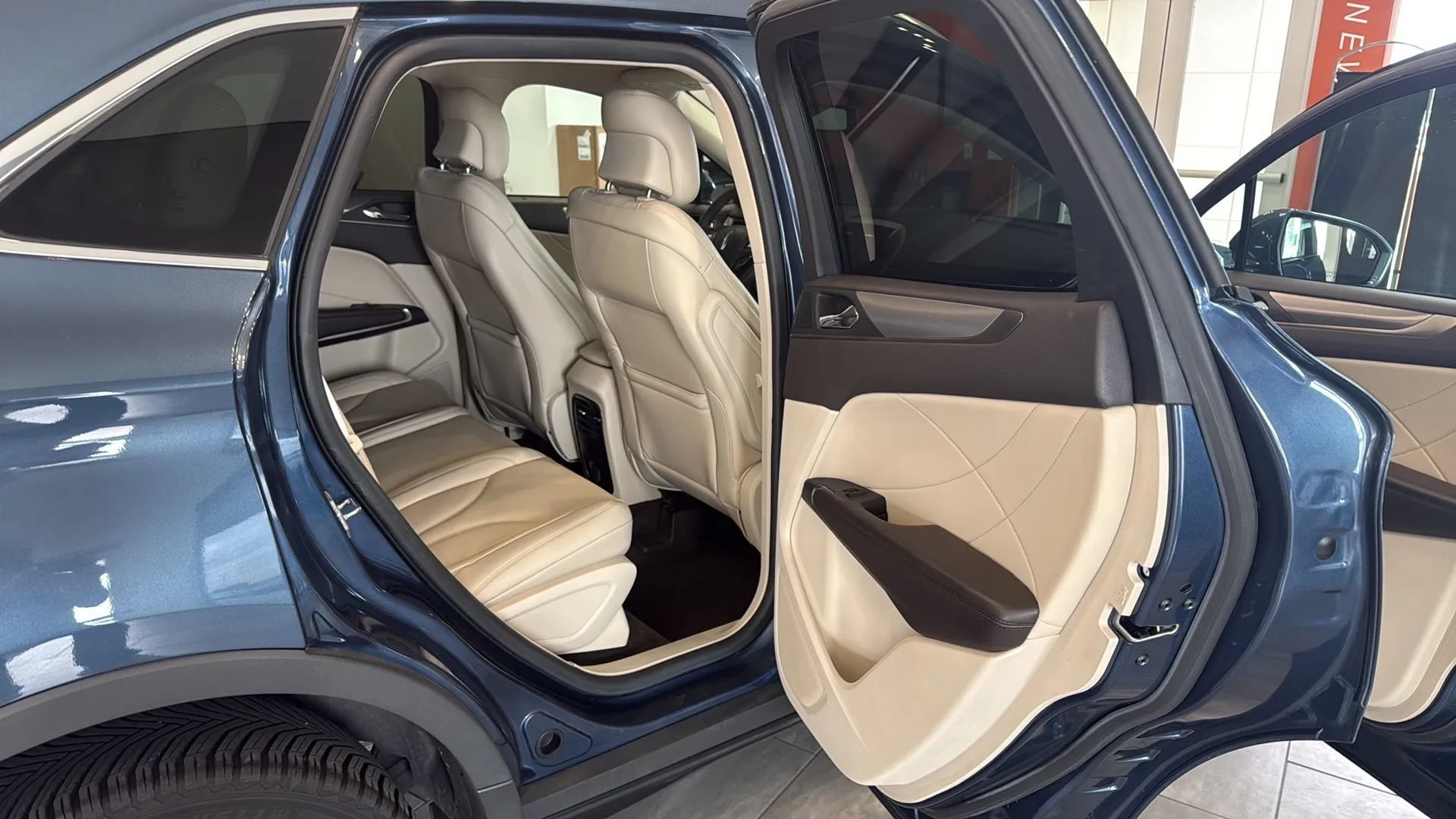 Used 2018 Lincoln MKC Premiere FWD image 33
