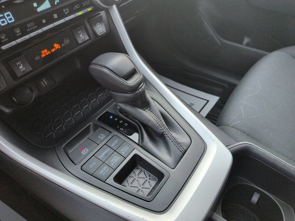 Certified 2025 Toyota RAV4 XLE AWD/4WD image 24