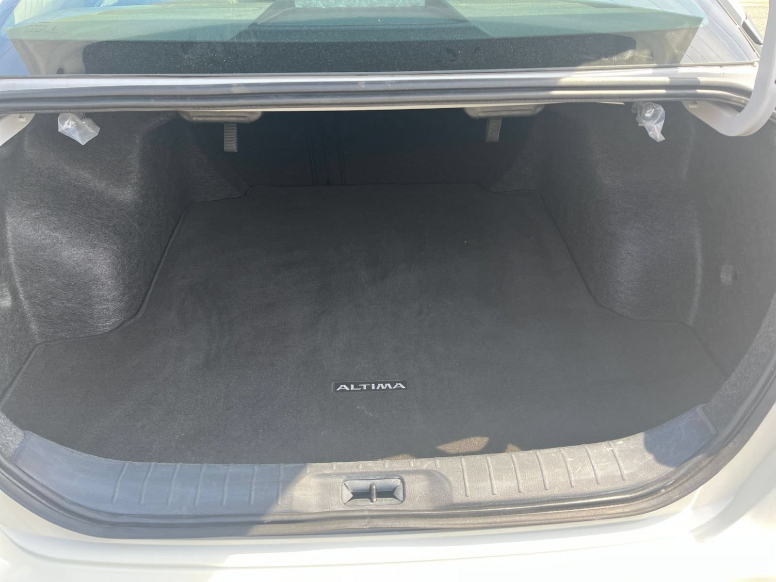 Used 2025 Nissan Altima 2.5 SV FWD image 32
