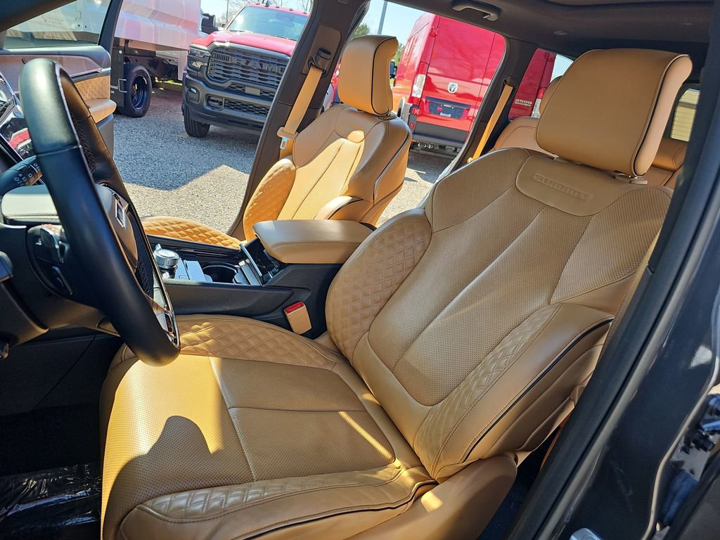 Certified 2022 Jeep Grand Cherokee Summit w/ Adv Protech Group IV image 15