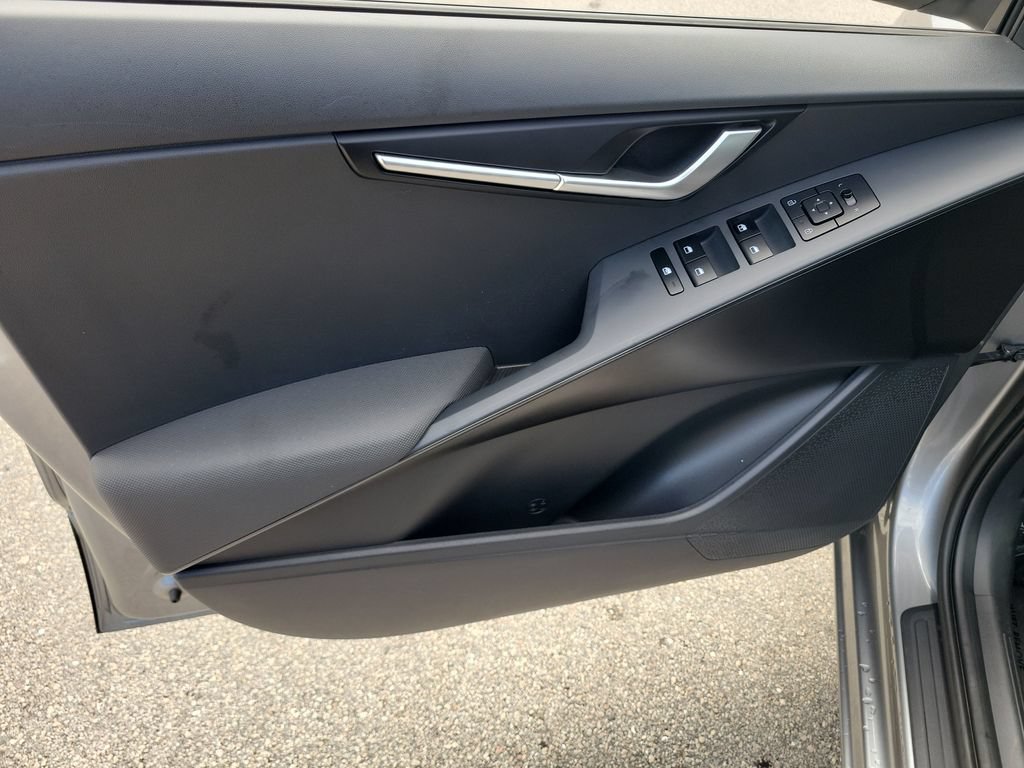 Certified 2025 Kia Niro LX FWD image 19