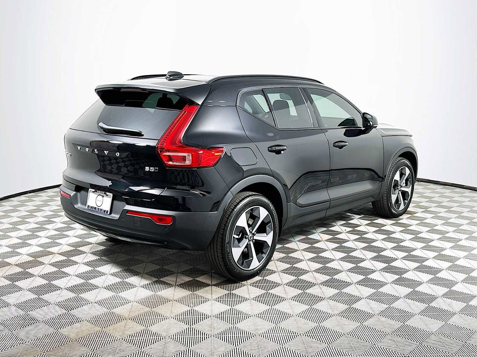 Used 2025 Volvo XC40 B5 Plus w/ Protection Package Premier image 6