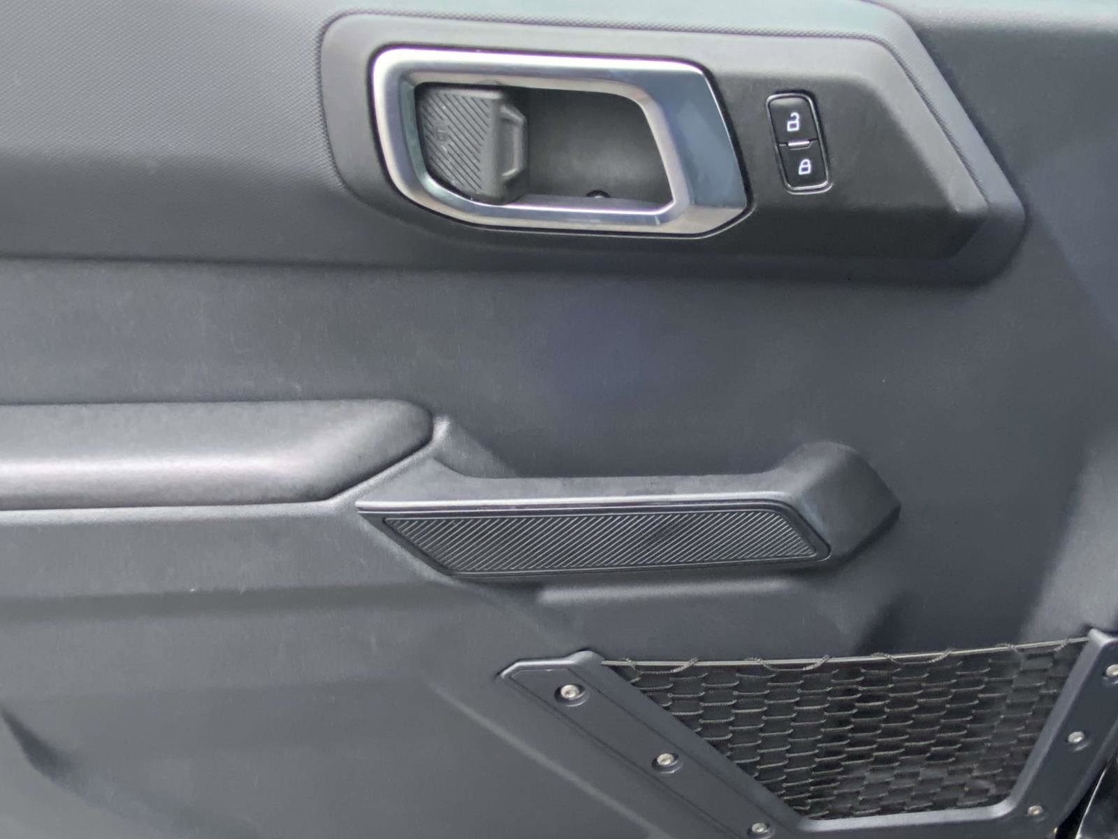 Used 2025 Ford Bronco Big Bend image 15