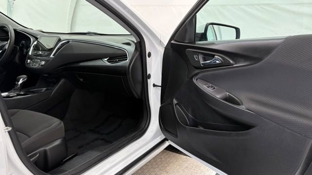 Used 2021 Chevrolet Malibu LT image 19