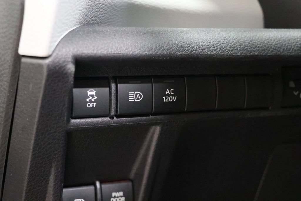 Used 2025 Toyota Sienna XLE w/ XLE Plus Package AWD/4WD image 25