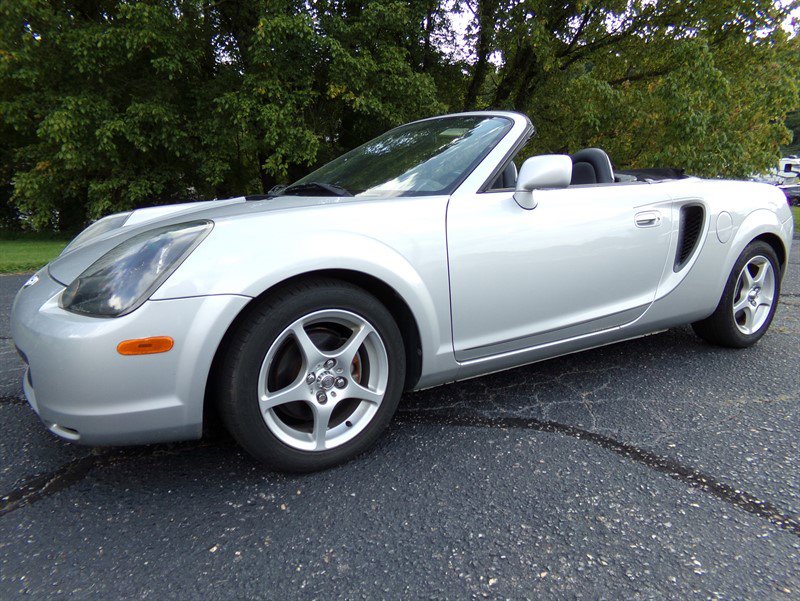 Used 2001 Toyota MR2 image 1