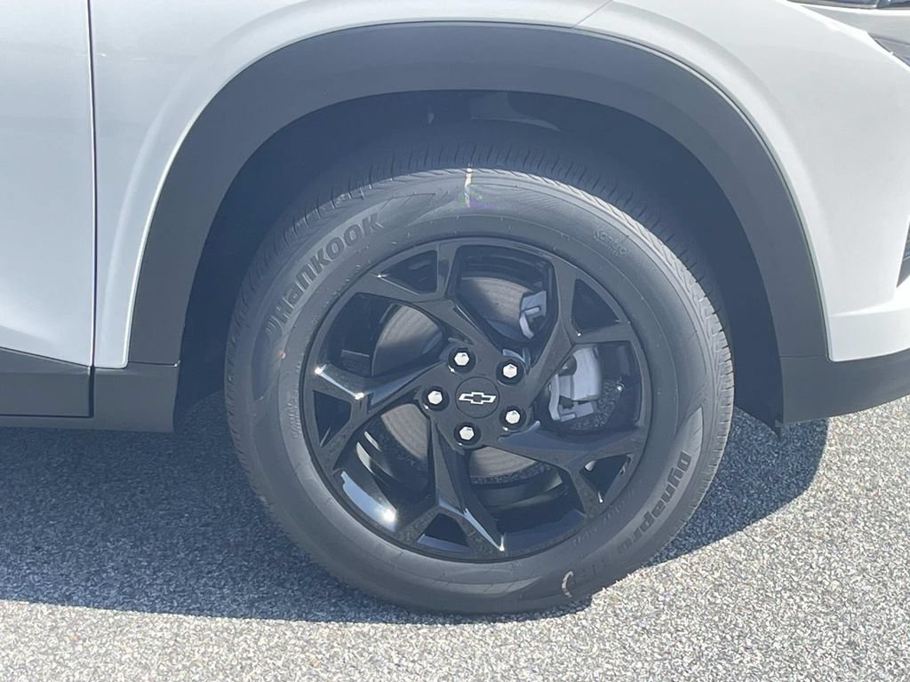 New 2026 Chevrolet Trax LT w/ Midnight Edition FWD image 10