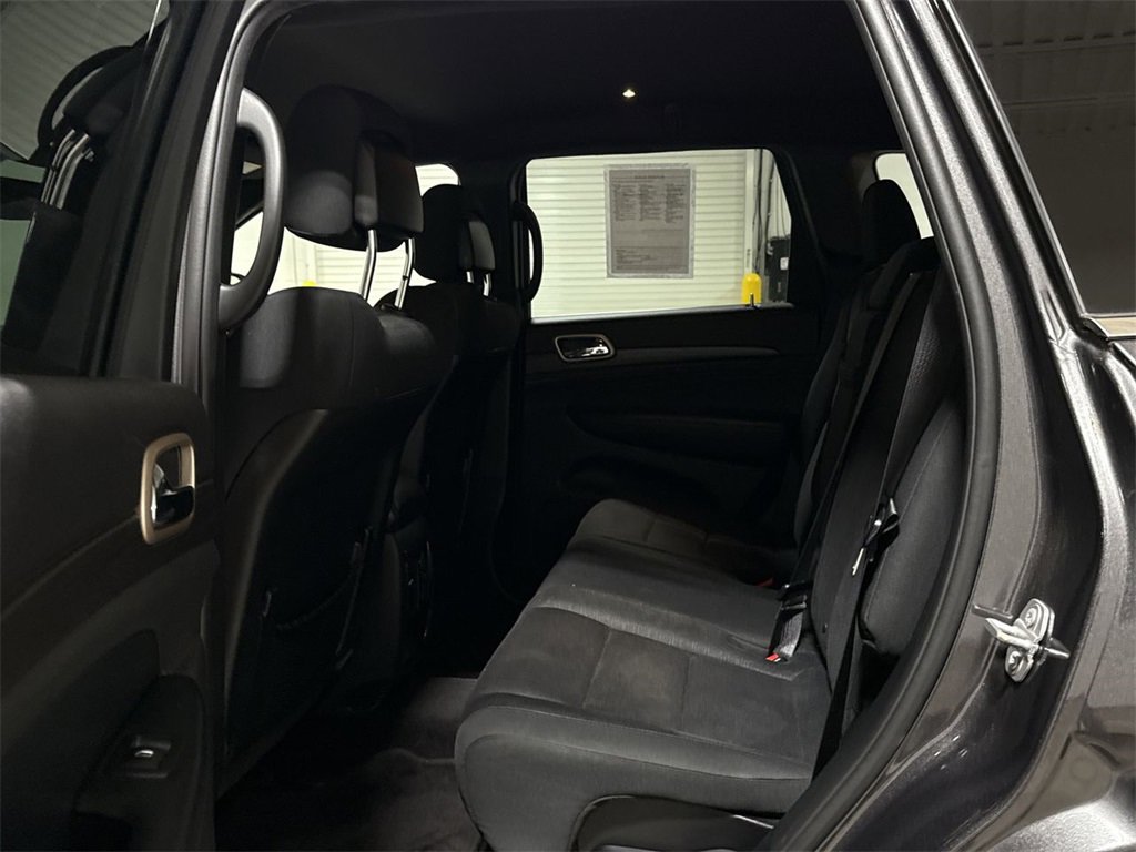 Used 2017 Jeep Grand Cherokee Laredo w/ Quick Order Package 23E image 22