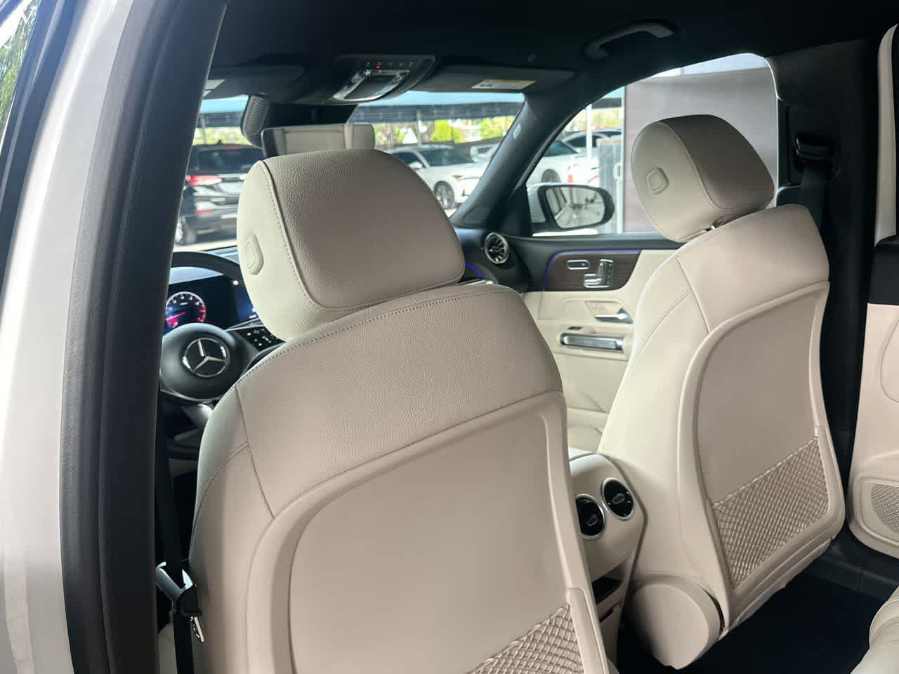 Used 2025 Mercedes-Benz GLB 250 4MATIC w/ Exclusive Package image 23