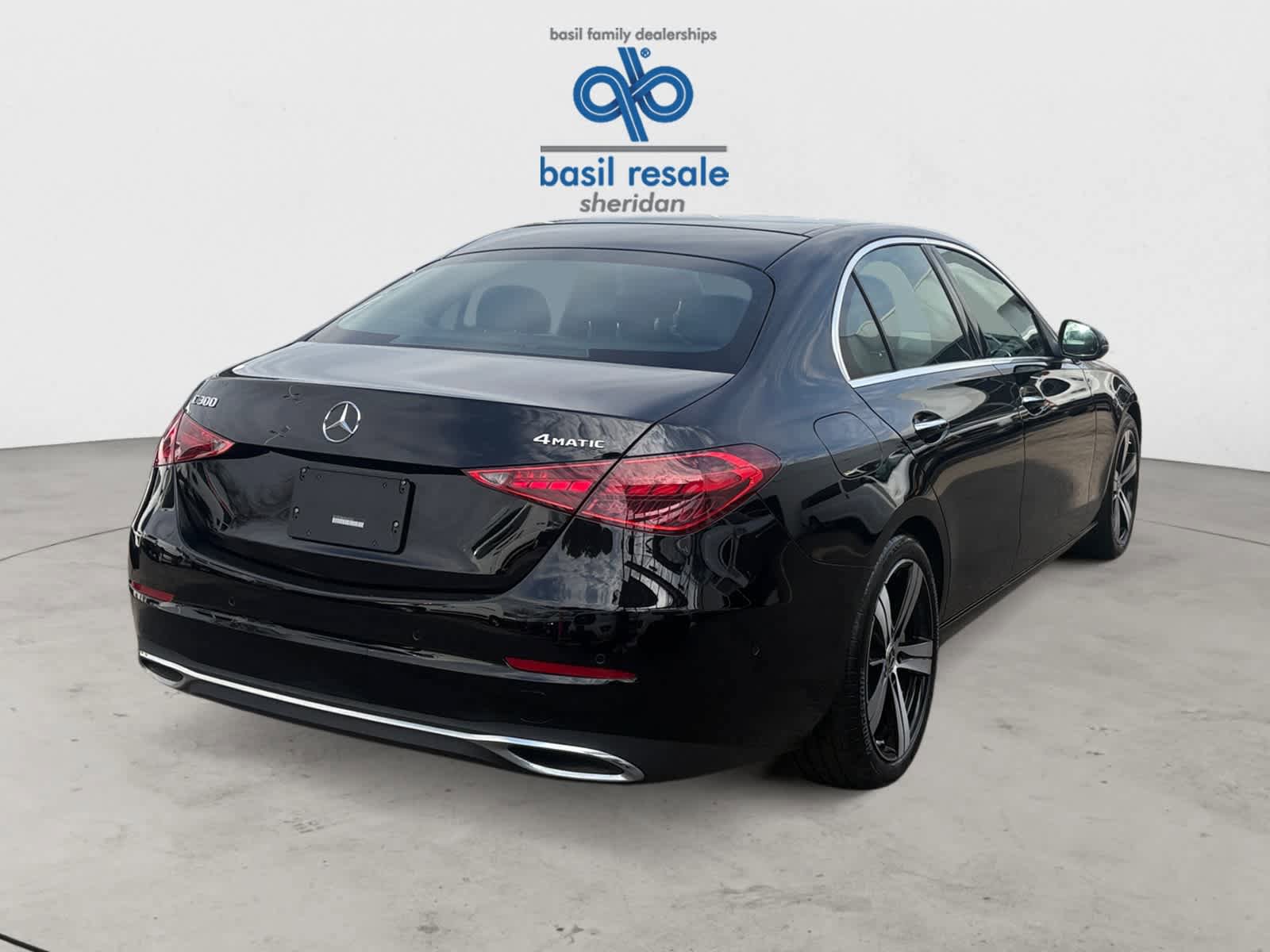 Used 2025 Mercedes-Benz C 300 4MATIC Sedan image 5