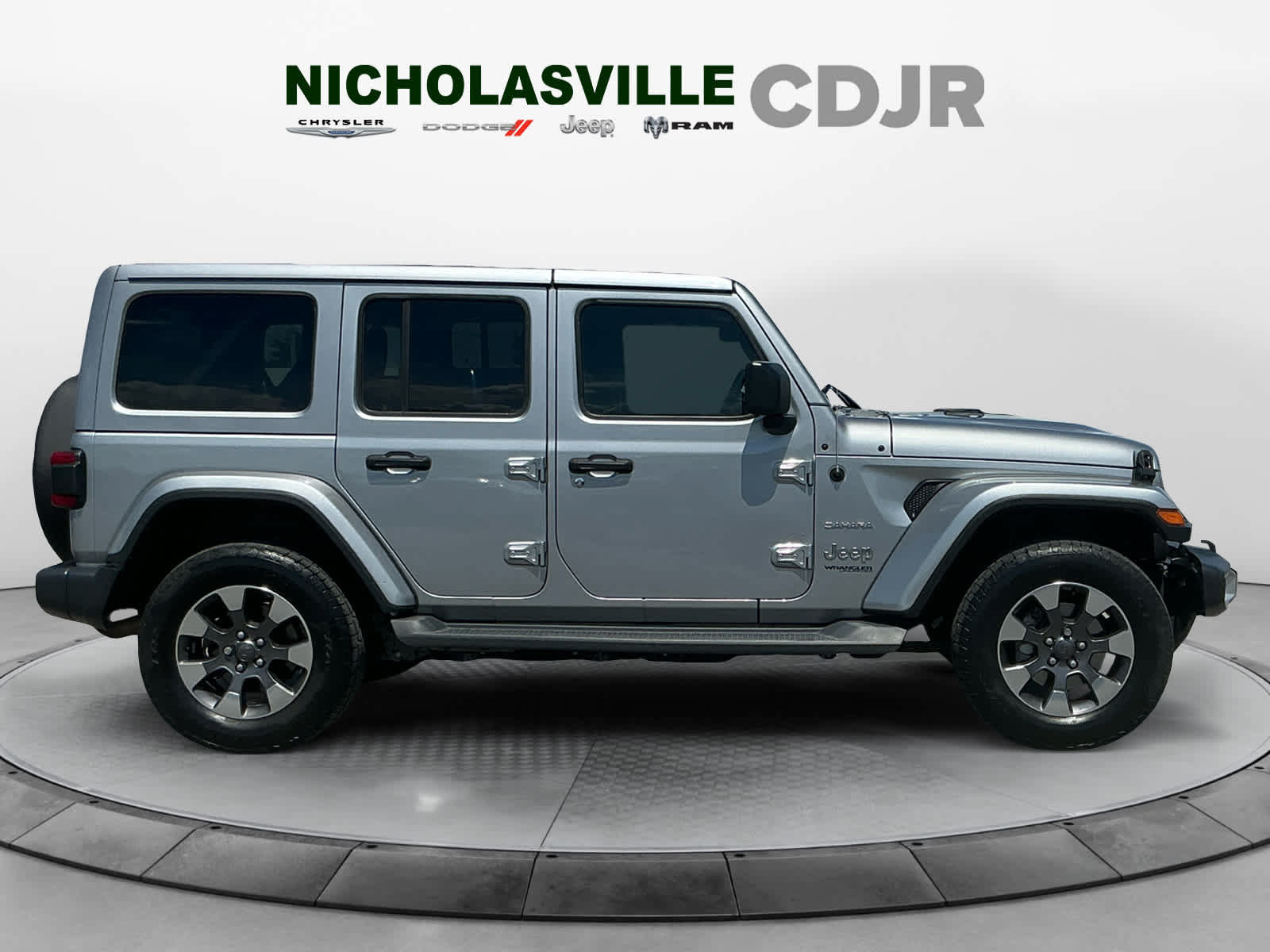 Used 2018 Jeep Wrangler Unlimited Sahara w/ LED Lighting Group AWD/4WD image 6