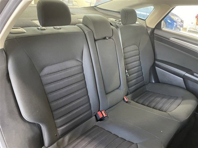 Used 2019 Ford Fusion SE image 33