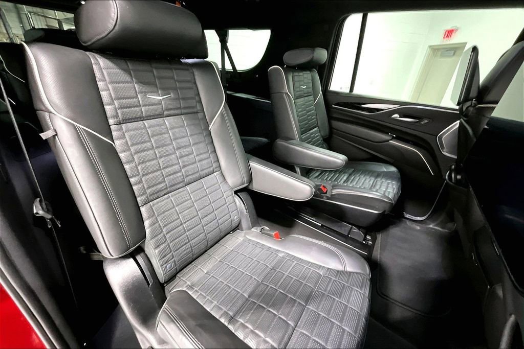 Used 2023 Cadillac Escalade ESV V image 36