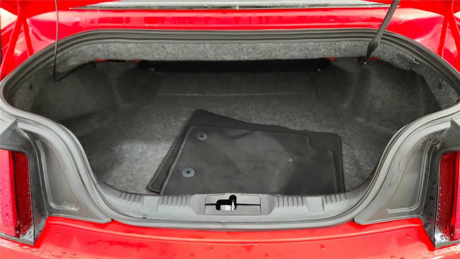 Used 2016 Ford Mustang GT Premium image 19