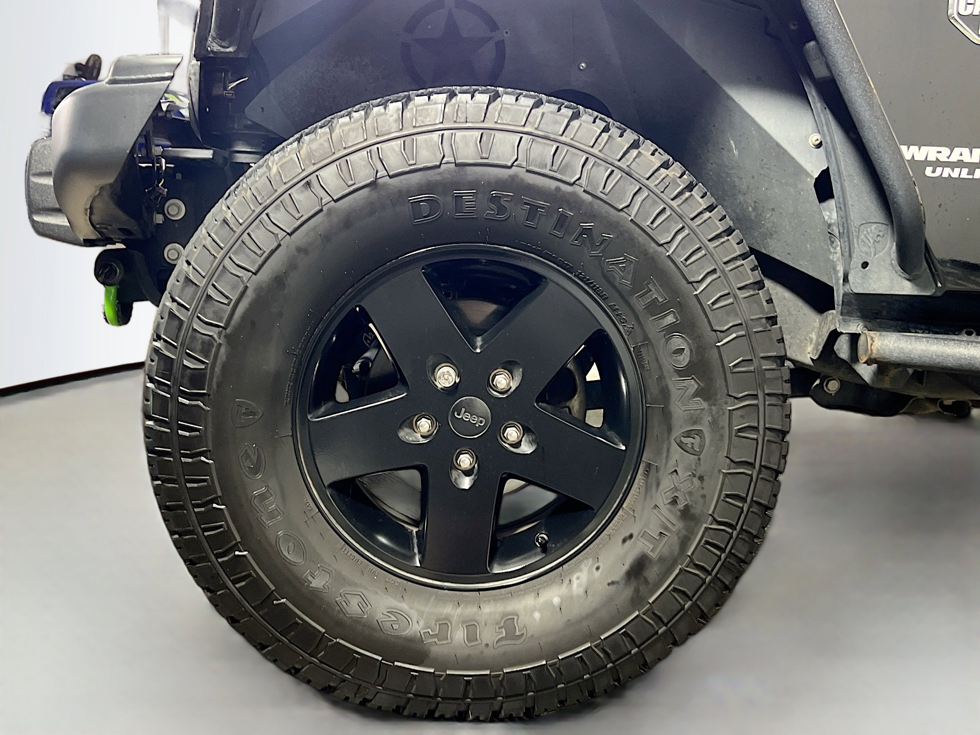 Used 2012 Jeep Wrangler Unlimited Rubicon image 14