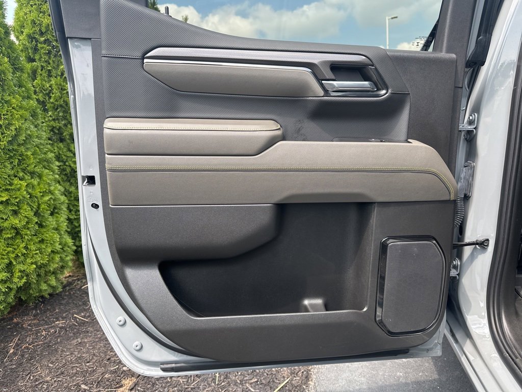 Used 2024 Chevrolet Silverado 1500 ZR2 w/ Technology Package image 9