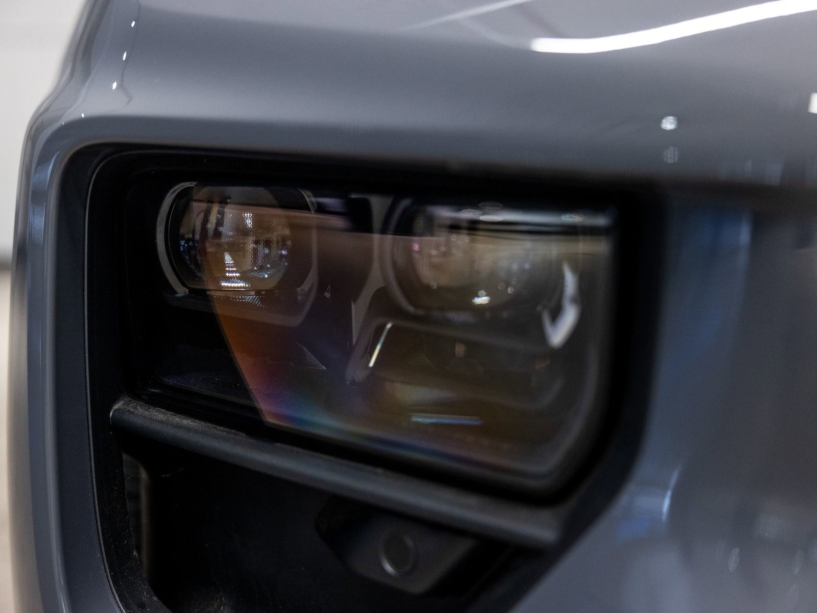 Used 2025 Porsche Macan Electric RWD image 9