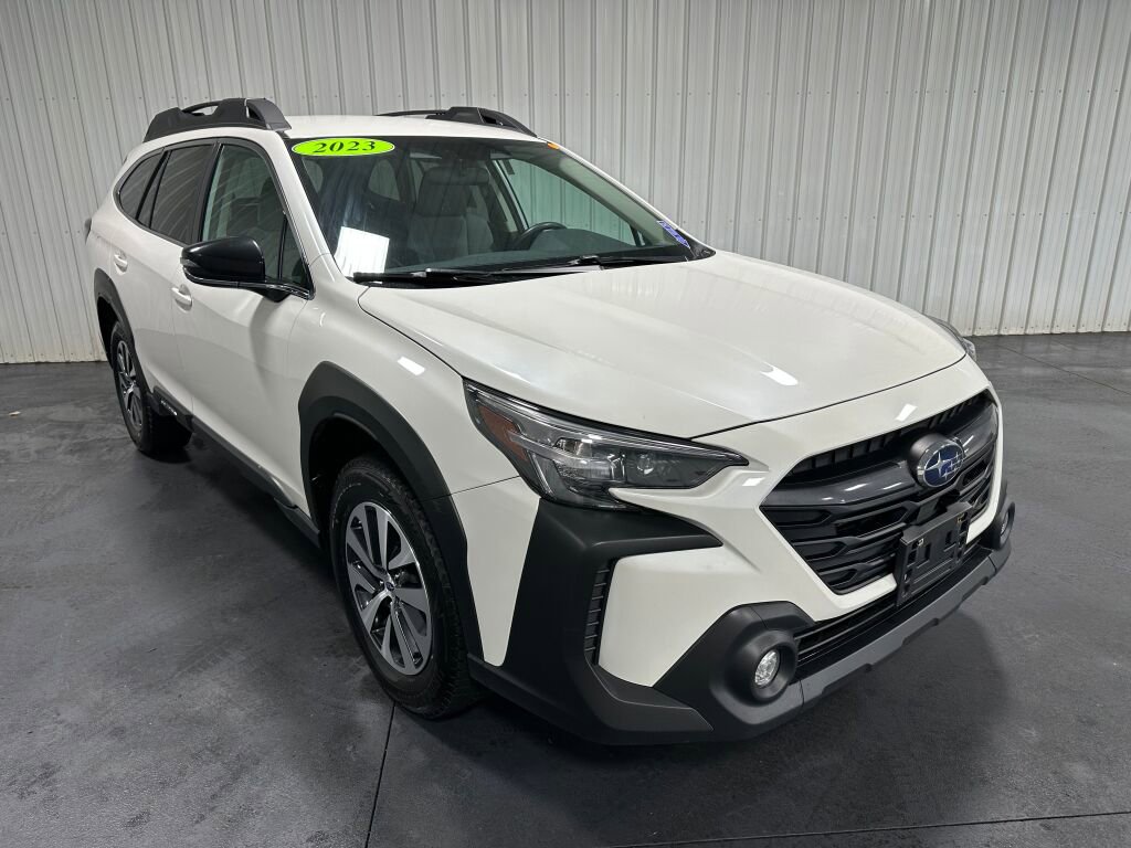 Used 2023 Subaru Outback Premium image 2