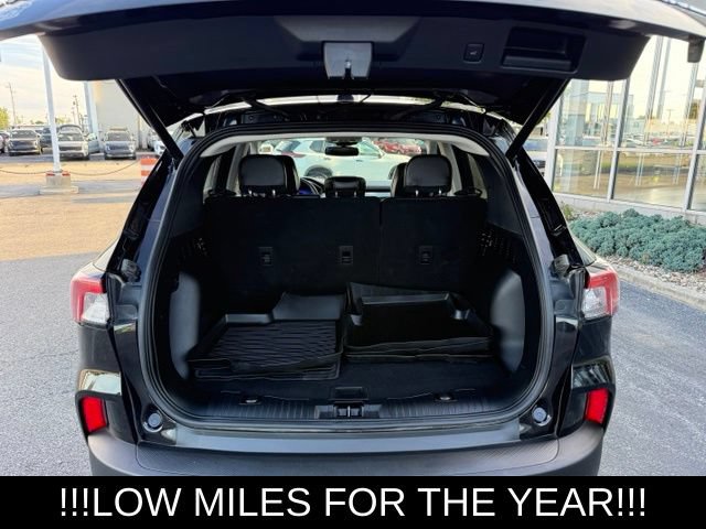 Used 2022 Ford Escape Titanium w/ Class II Trailer Tow Package AWD/4WD image 22