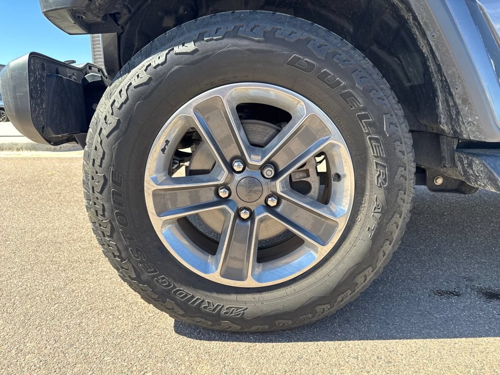 Used 2021 Jeep Wrangler Unlimited Sahara w/ Cold Weather Group AWD/4WD image 11