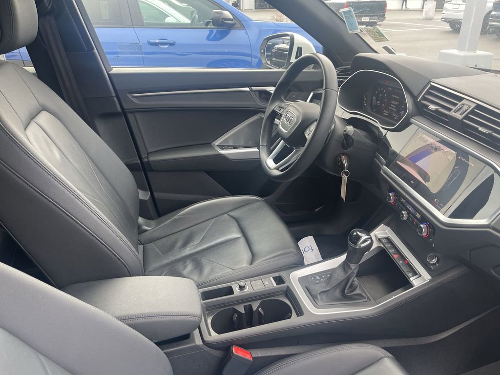 Used 2025 Audi Q3 2.0T Premium image 38