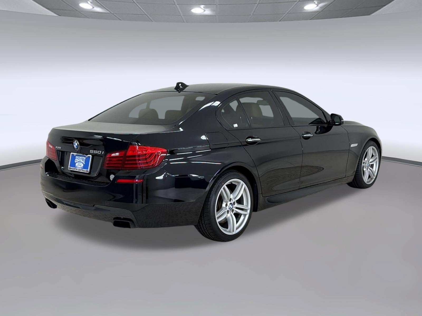 Used 2016 BMW 550i xDrive Sedan AWD/4WD image 9