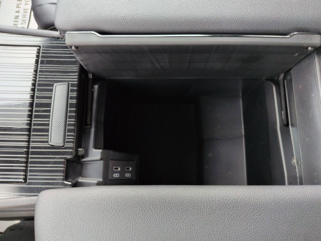 Used 2025 Toyota Sienna XSE w/ XSE Plus Package image 26