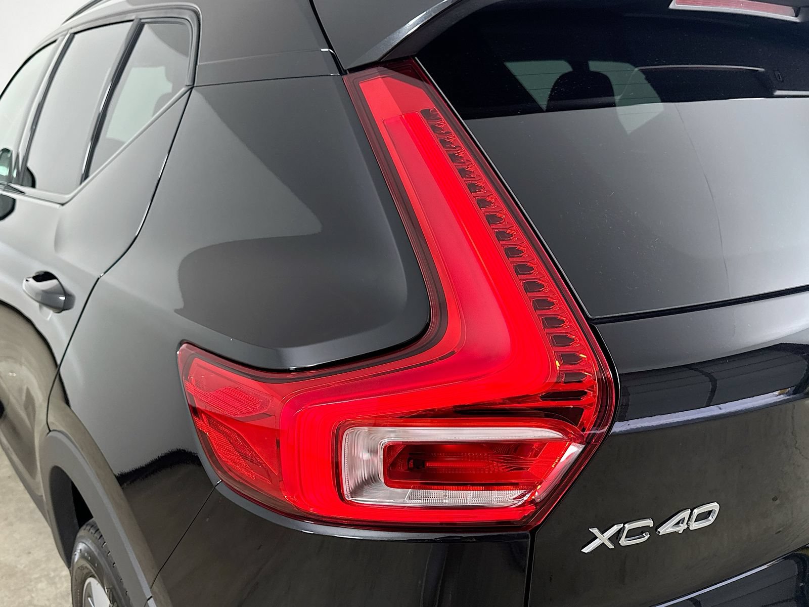 Used 2026 Volvo XC40 B5 Plus AWD/4WD image 12