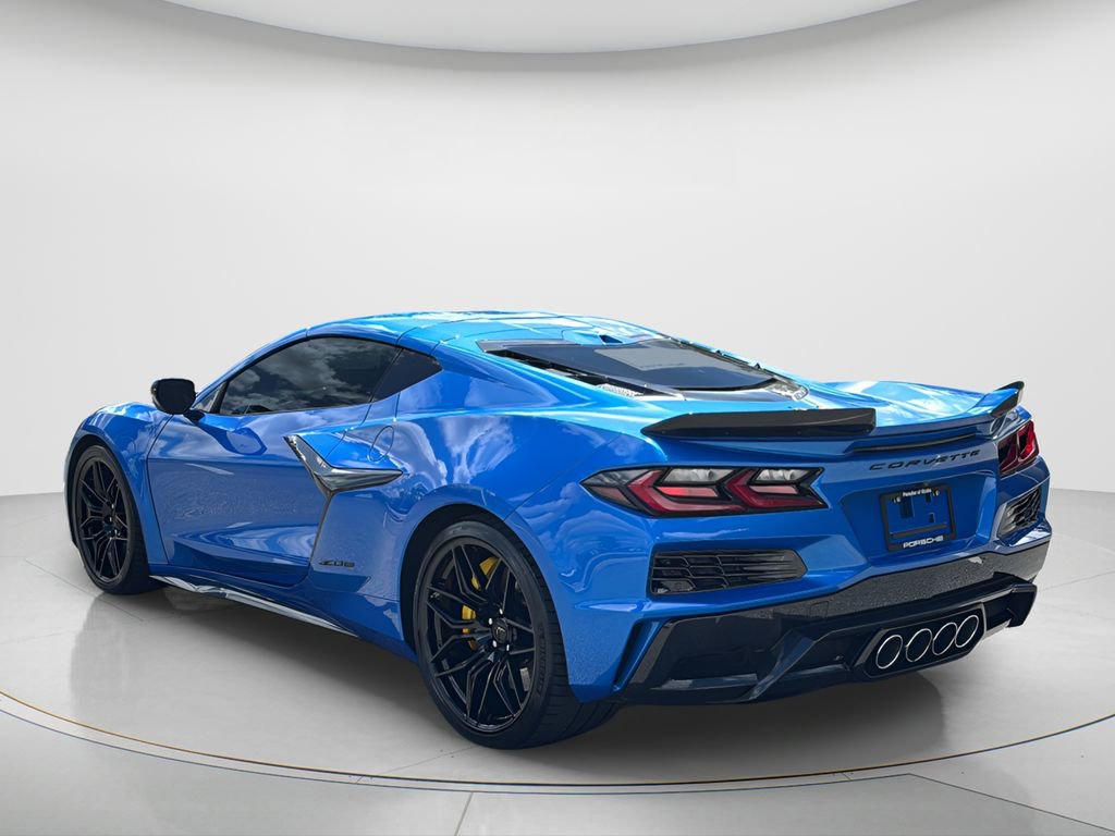 Used 2025 Chevrolet Corvette Z06 image 3